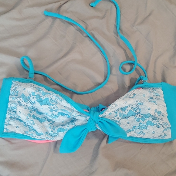 Bikini with lace overlay and scrunch bum - Picture 2 of 8